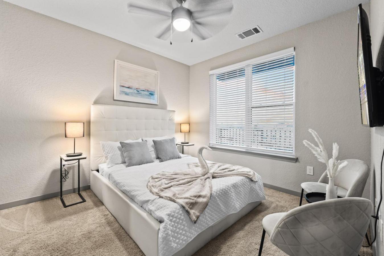 Tropical Field 1 Bed In Downtown With Free Parking Appartement Sint-Petersburg Buitenkant foto